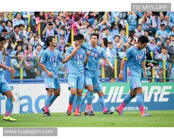 甲府风林与鸟歧沙岩的激烈对决展现足球魅力与团队精神